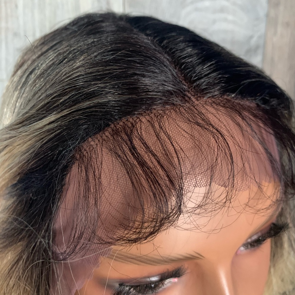 Ombre Blonde Bodywave Lace Front Wig - Picture 5 of 8